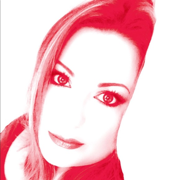 Meet your Posher, Sarah - Picture 1 of 1